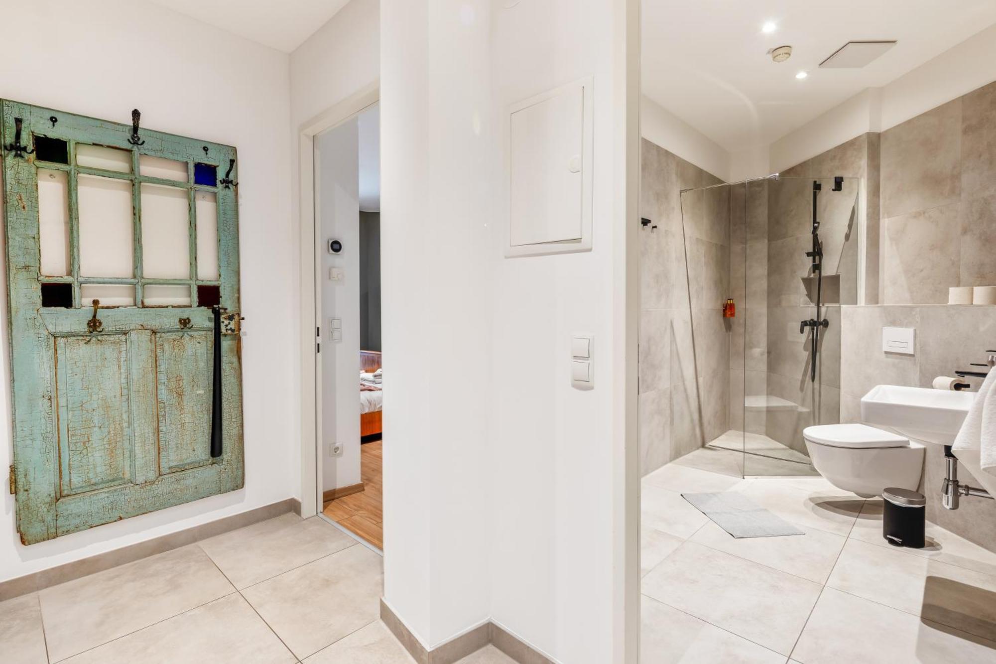 Stylish Flower Power Studio - Close To City Center & Public Transport - Ac & Wifi Вена Экстерьер фото