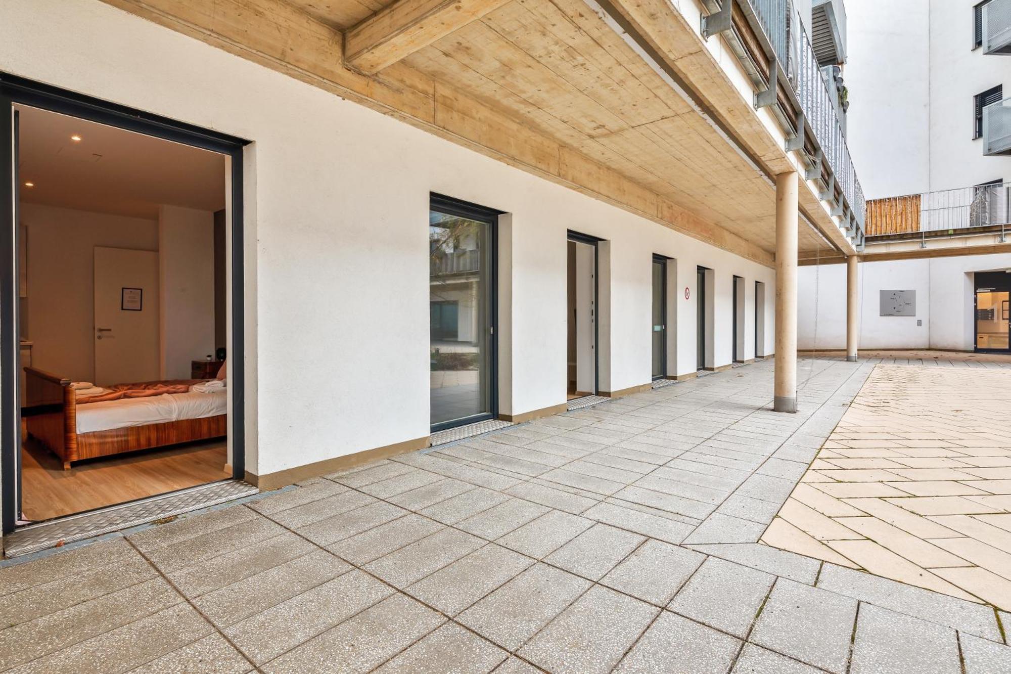 Stylish Flower Power Studio - Close To City Center & Public Transport - Ac & Wifi Вена Экстерьер фото